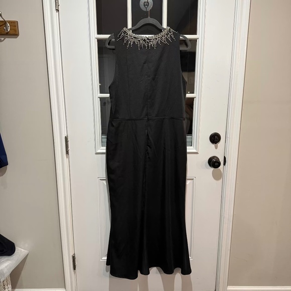 Ieena For Mac Duggal Beaded High Neck Gown Black Size 14 - Picture 7 of 16